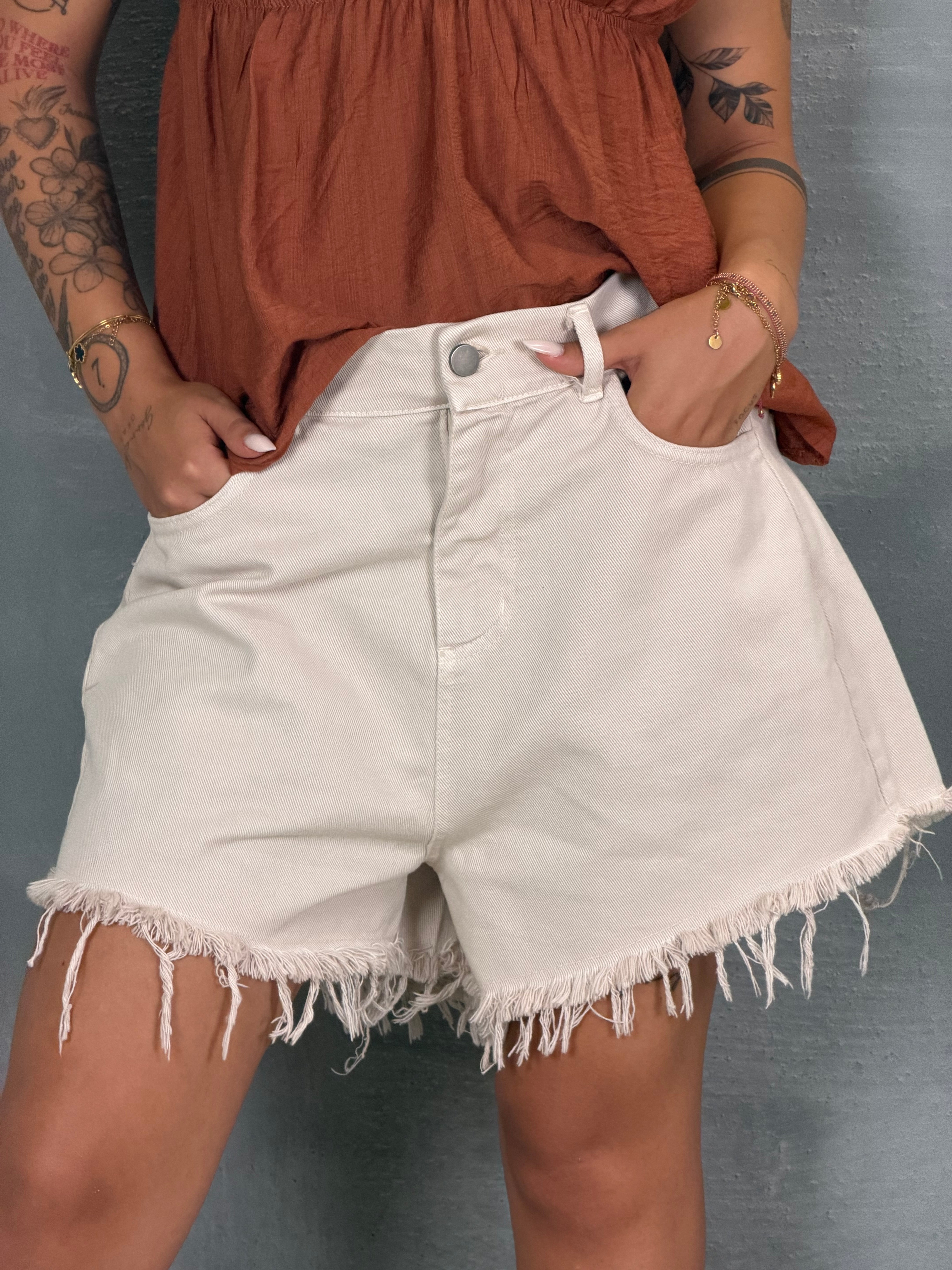 Short Dracma sand