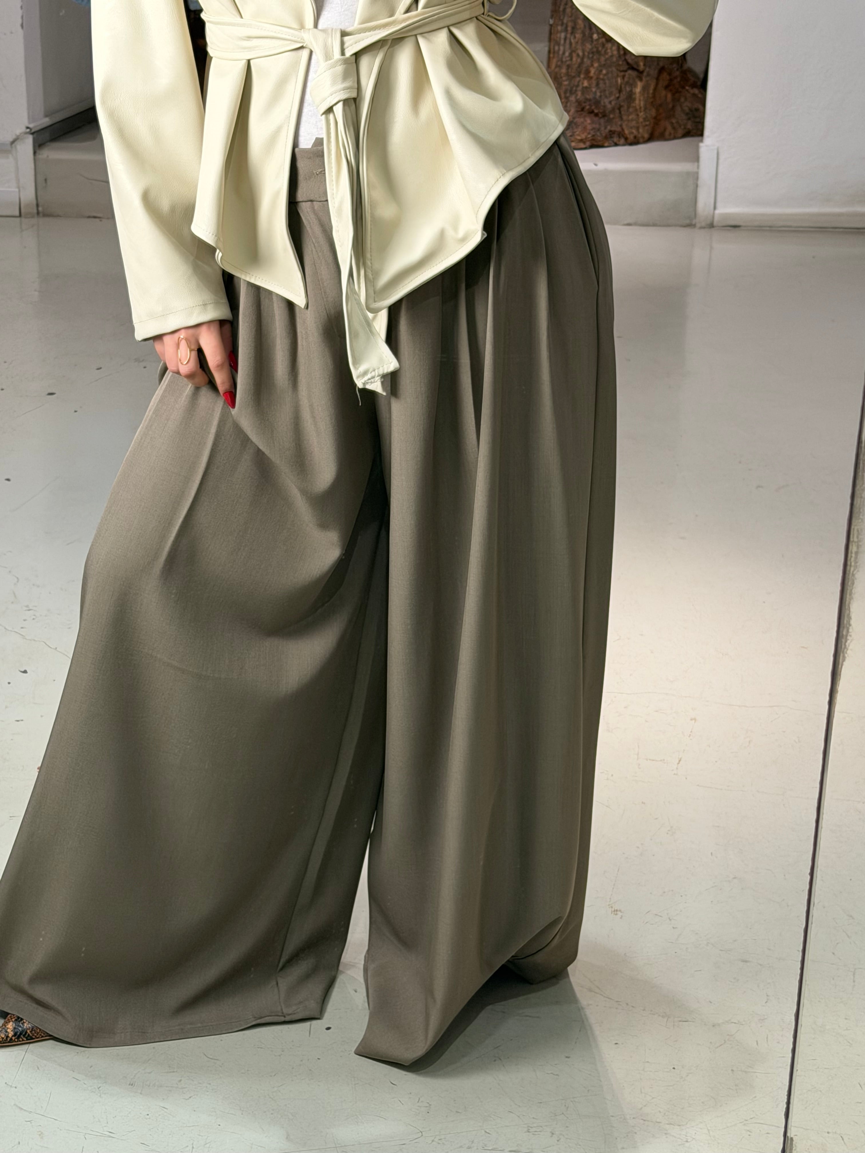 Pantalone over  Royal line II sand