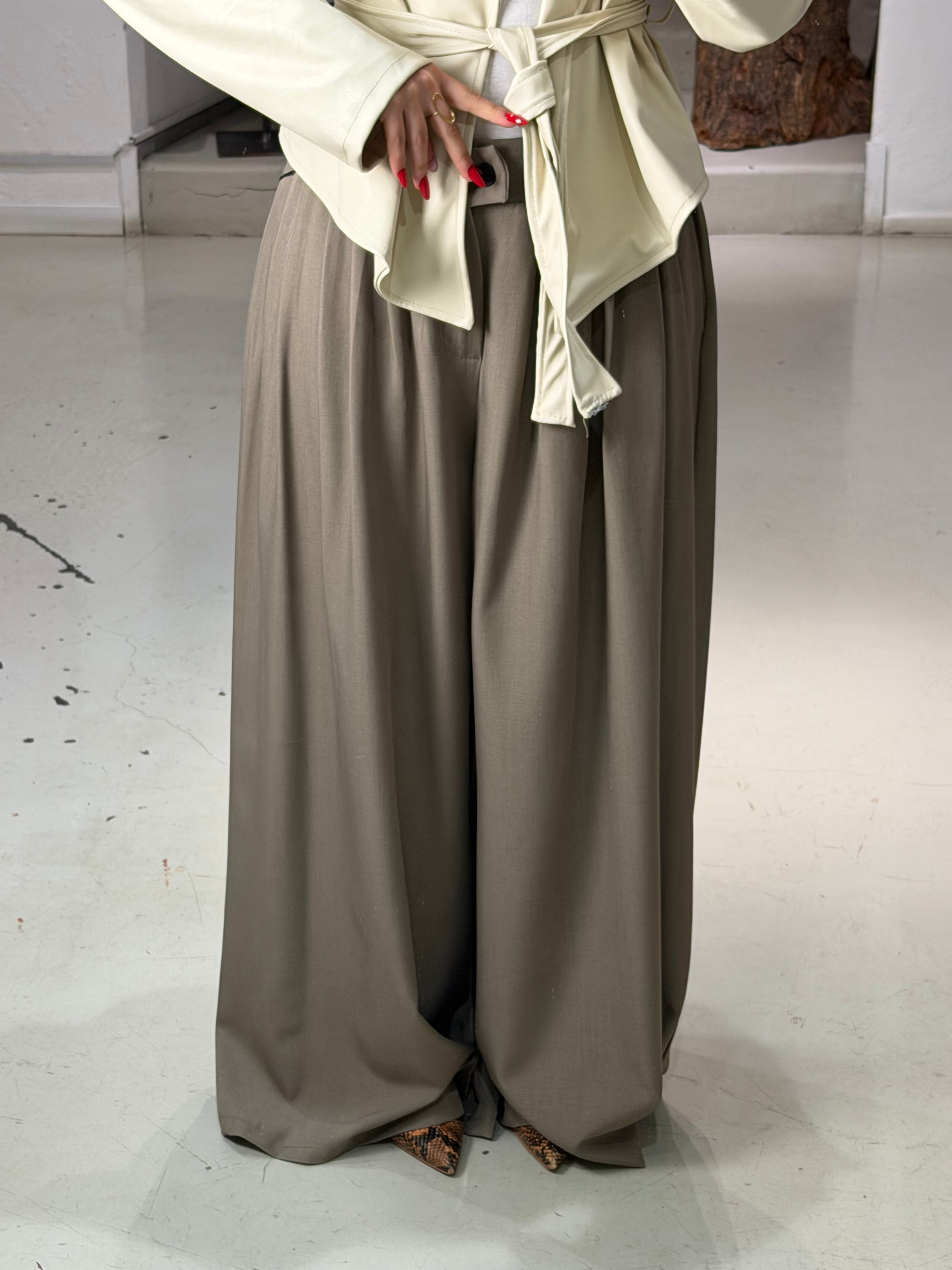 Pantalone over  Royal line II sand